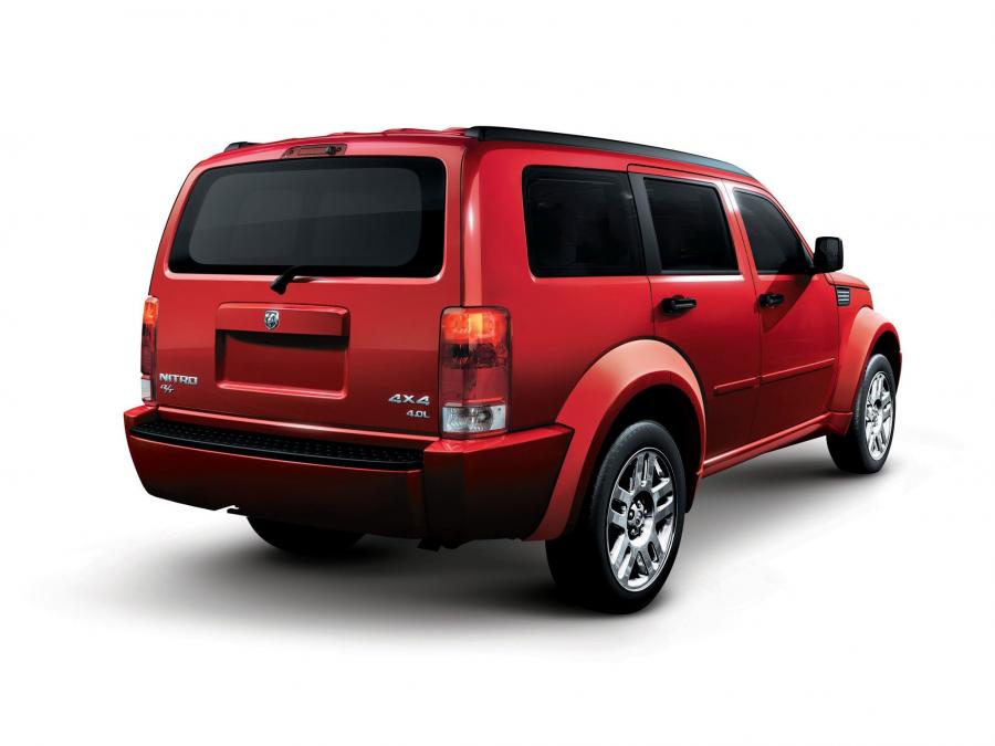  Dodge Nitro R/T 2006 года  (фото 19 из 36)